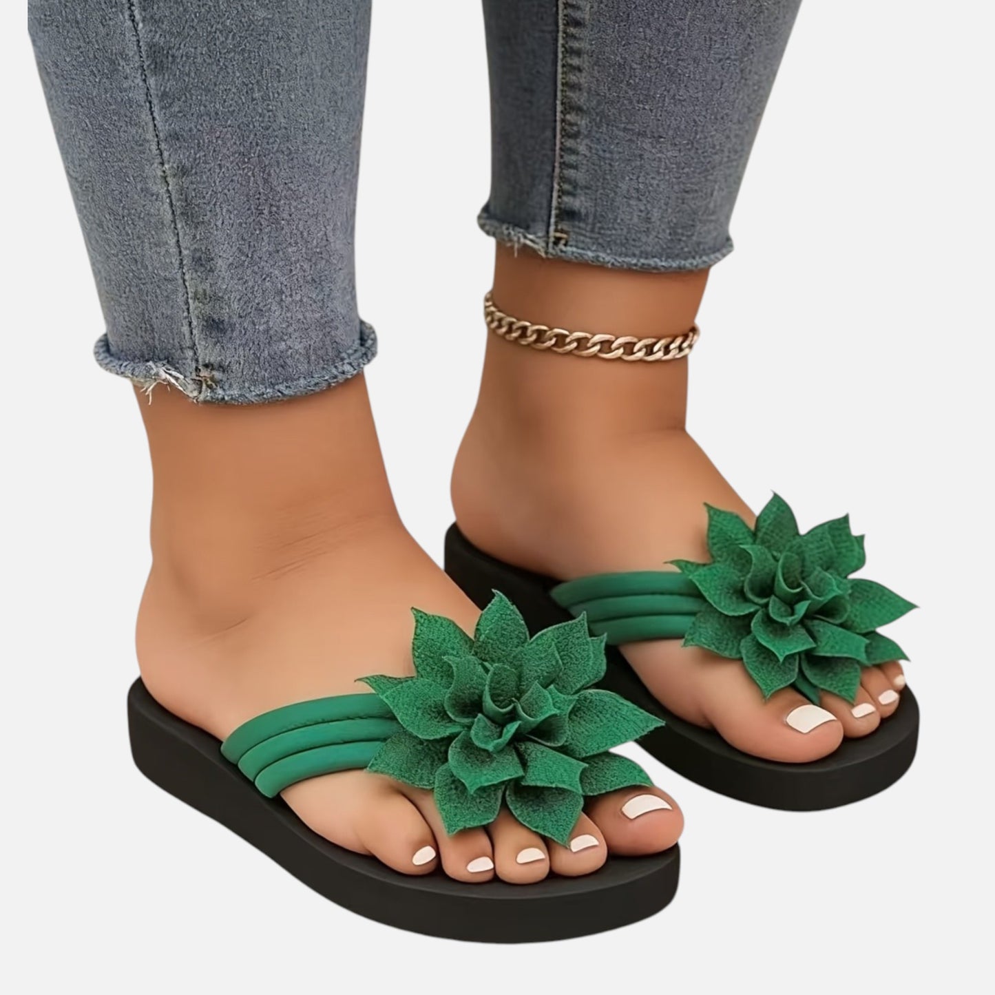 Women’s Floral Flip Flops – All-Season Elegance