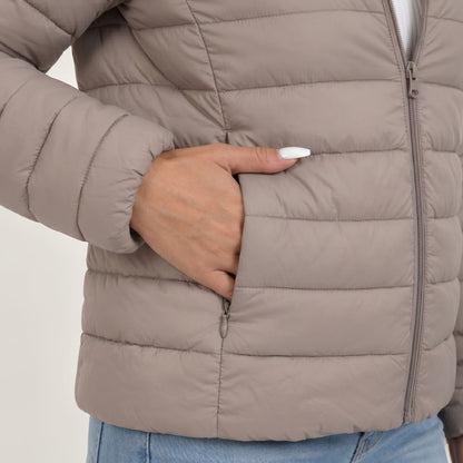 Maison Aurelle - Women's Puffer Jacket Lightweight Insulation Elegant Fit Sandstone Beige 2