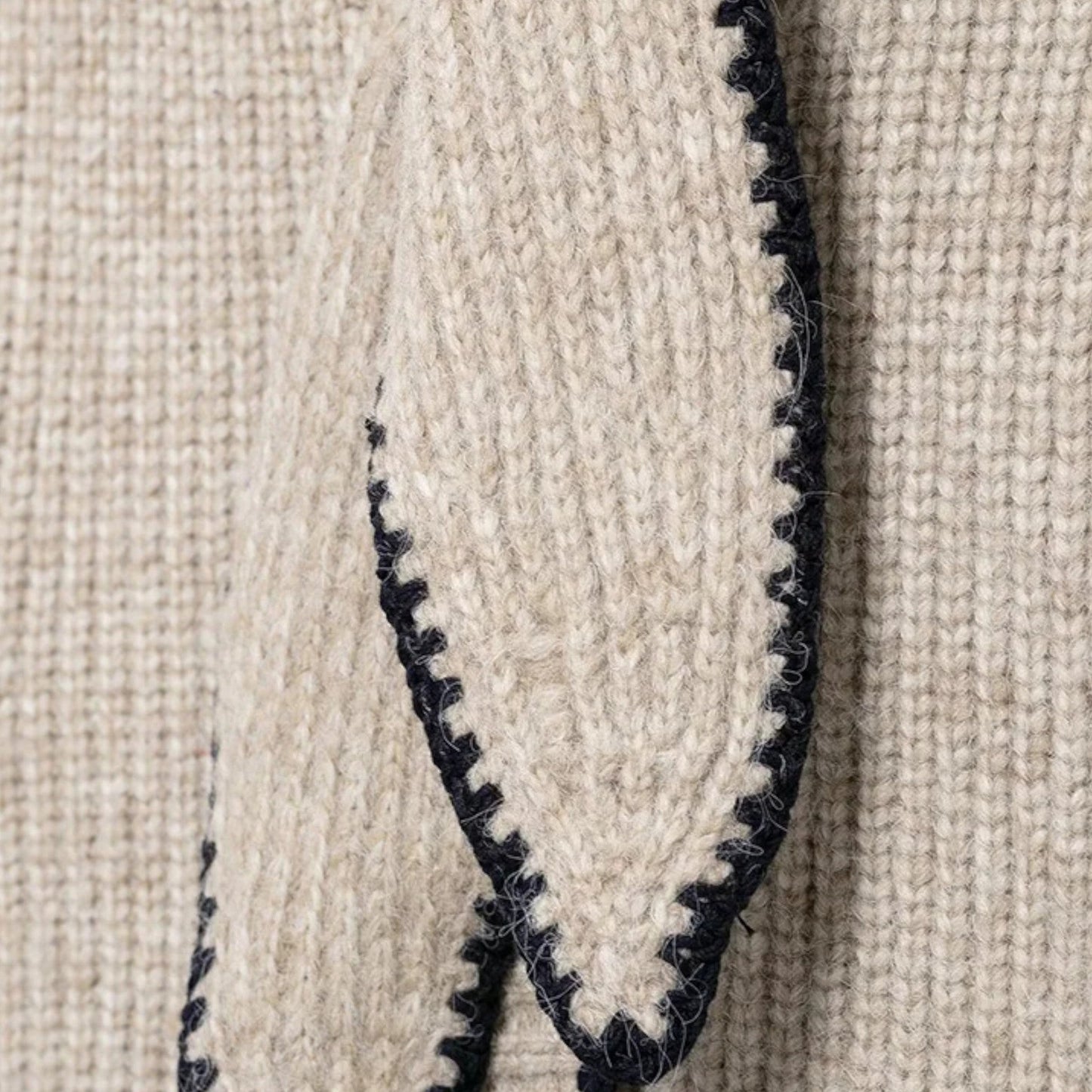 Maison Aurelle Women's Vintage Knitted Vest | 100% Polyester, Sleek Layering